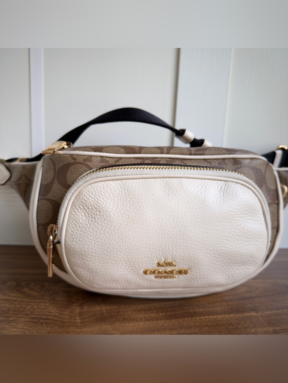 Coach Court Belt Bag in Signature Canvas - Picture 3 of 9